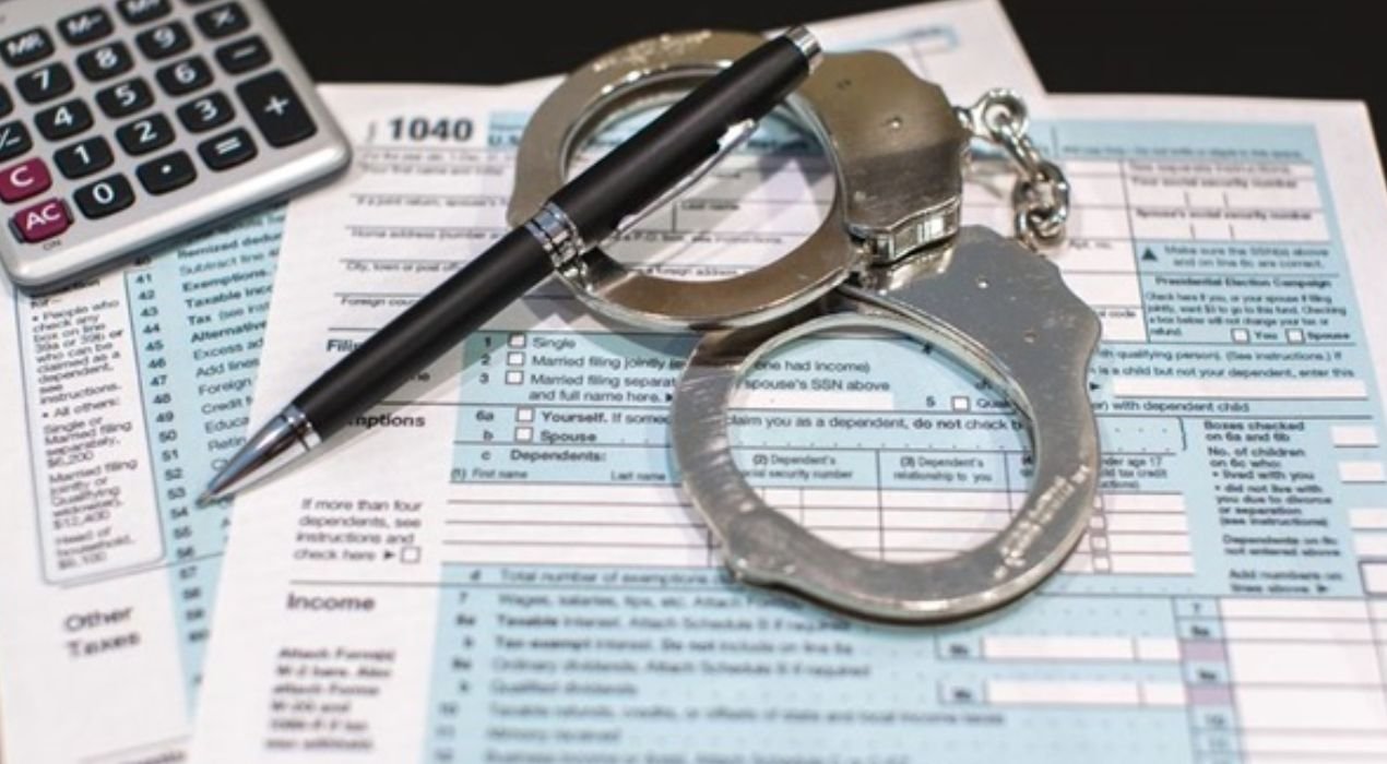 عقوبة التهرب الضريبي