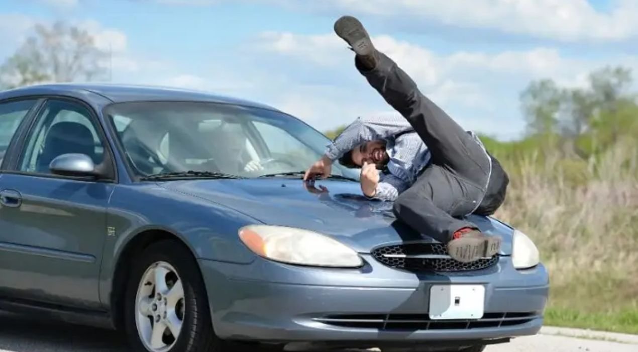 عقوبة صدم شخص بالسيارة