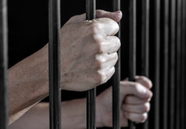 اتهام الشخص بتهمة لم يرتكبها