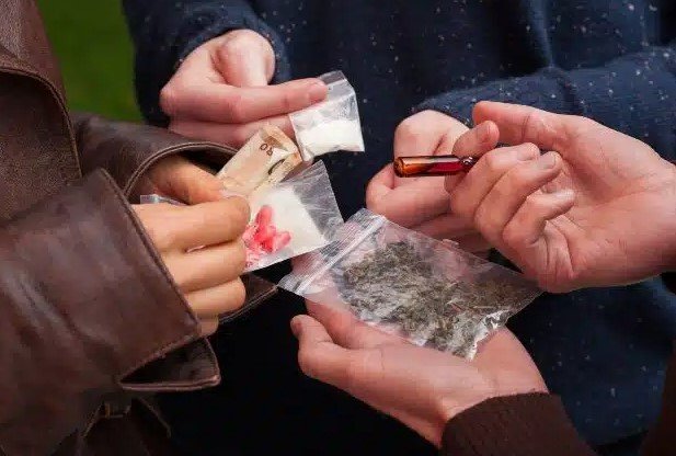 حكم ترويج المخدرات لاول مره