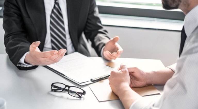 متى تحتاج إلى استشارة محامي مواريث؟ دليل شامل