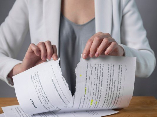 فسخ العقد بسبب تأخير الرواتب