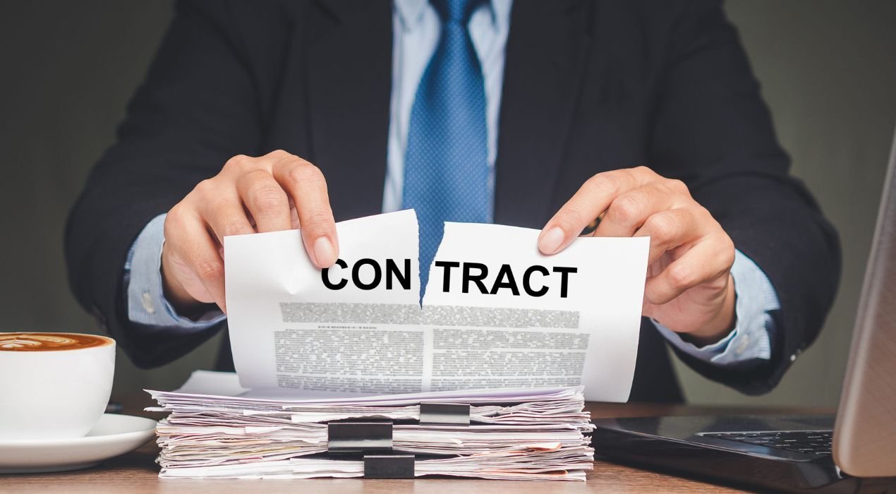 شروط فسخ عقد العمل من قبل العامل