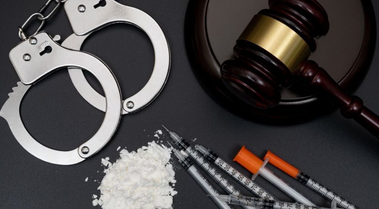 حكم تعاطي المخدرات
