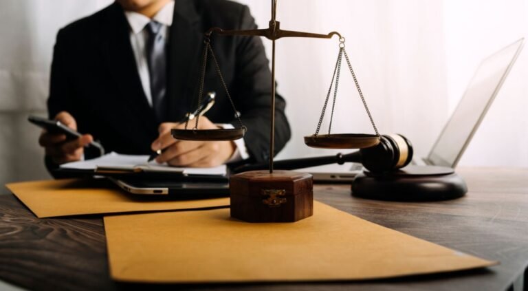 أفضل محامي تجاري بالأحساء متخصص في الأنظمة التجارية 2026