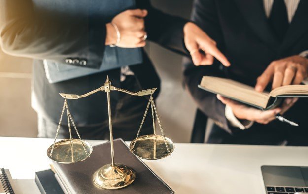 محامي تجاري بحفر الباطن