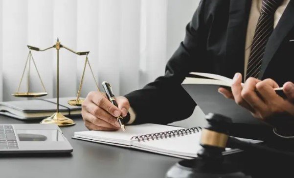 محامي قضايا عمالية الدمام​