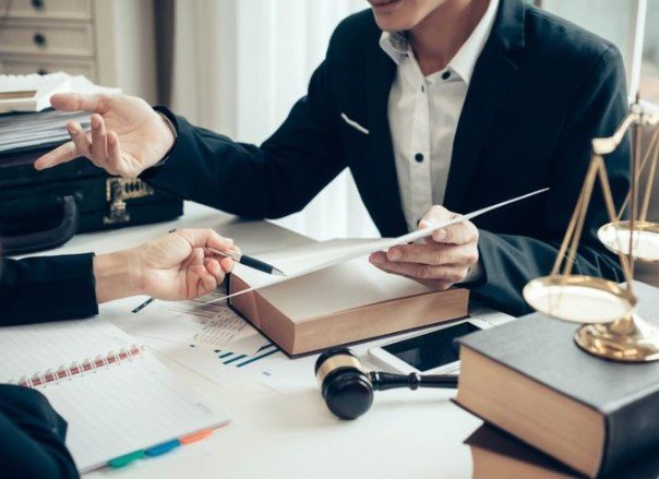 عقوبة تزوير توقيع موظف