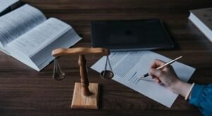 عقوبة تزوير توقيع موظف